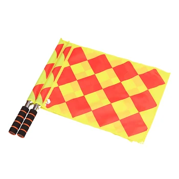 Eğitmen için uygun köpük sap tasarımı ile 2 adet damalı hakem bayrağı