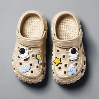 스 Children Çocuk Katır Takunya Çocuklar Yaz Bahçe Sevimli Çizgi Film Ayakkabı Kız Erkek plaj ayakkabısı Delik Bebek Ayakkabıları Sandalet